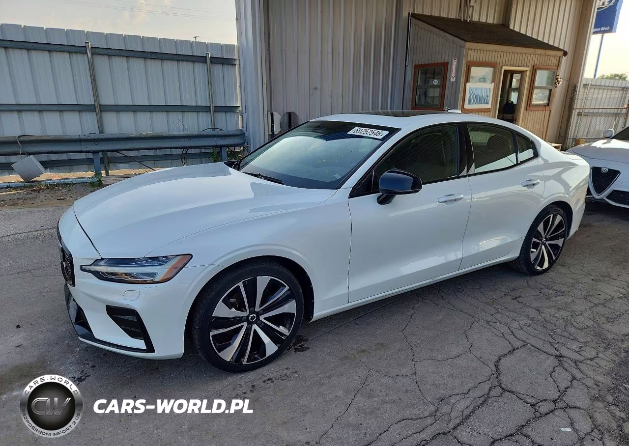 2022 Volvo S60 B5 Momentum VIN:7JRL12FZ2NG156083 - 1
