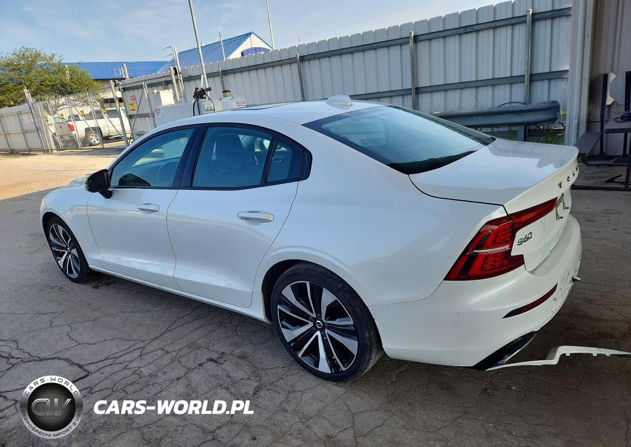 2022 Volvo S60 B5 Momentum VIN:7JRL12FZ2NG156083 - 2