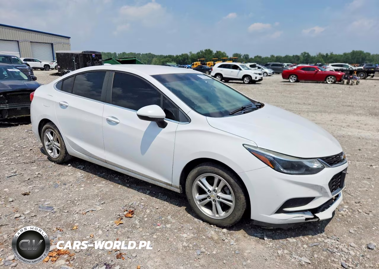 2018 Chevrolet Cruze Lt VIN:1G1BE5SM9J7204661 - 4