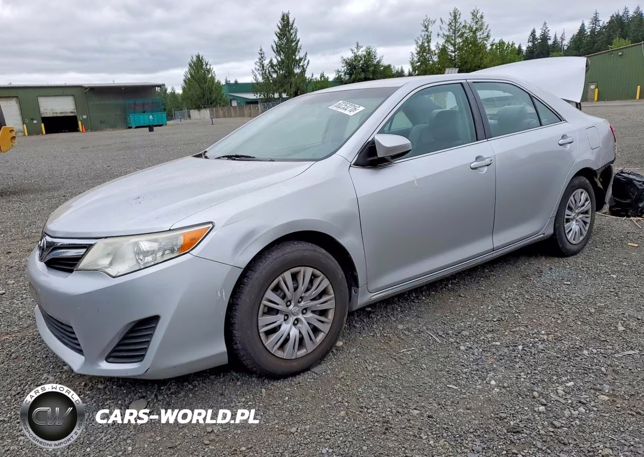2012 Toyota Camry Le – zdjęcie 1 z 12