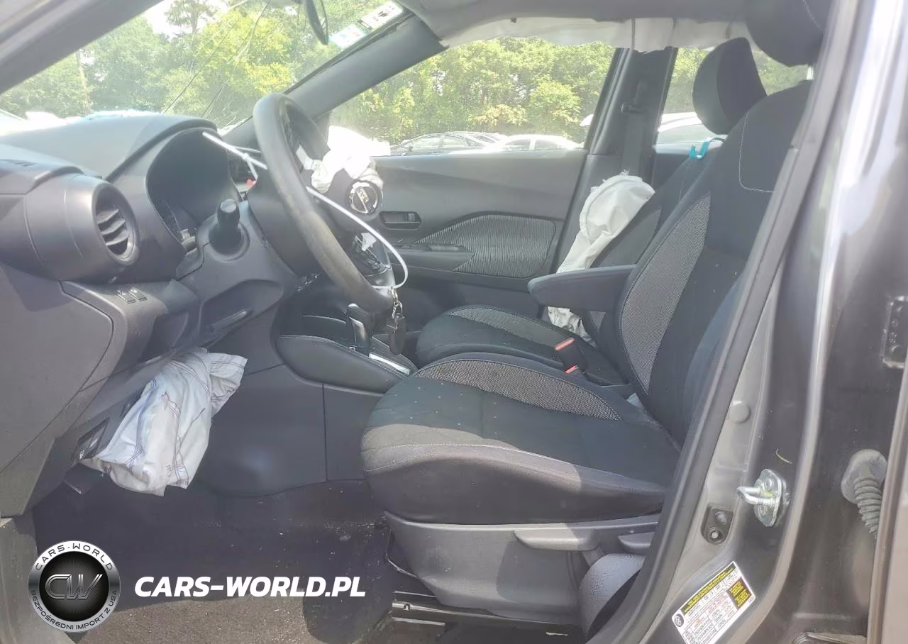 2018 Nissan Kicks S VIN:3N1CP5CU7JL510759 - 7