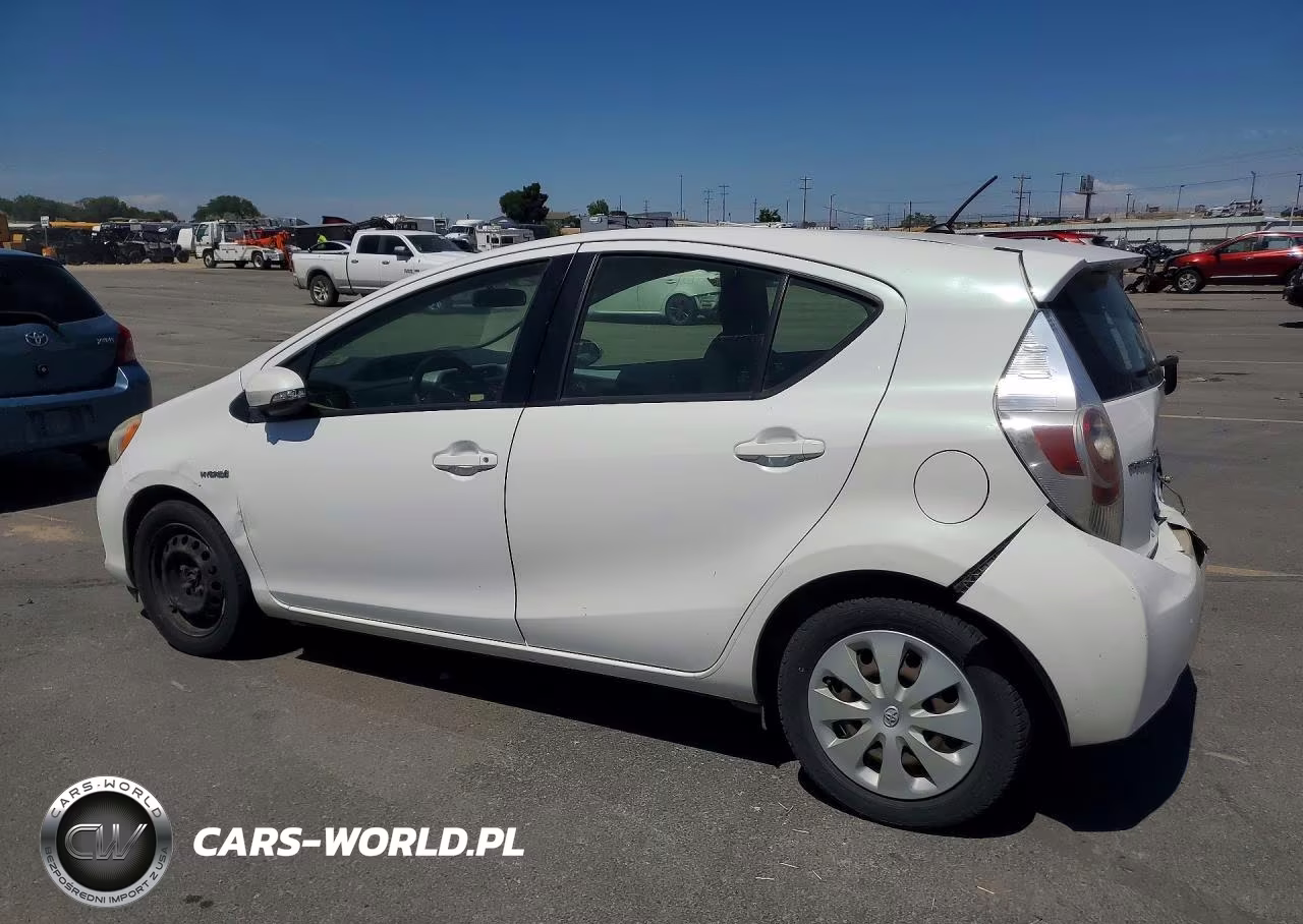 2012 Toyota Prius C Two VIN:JTDKDTB32C1502254 - 2