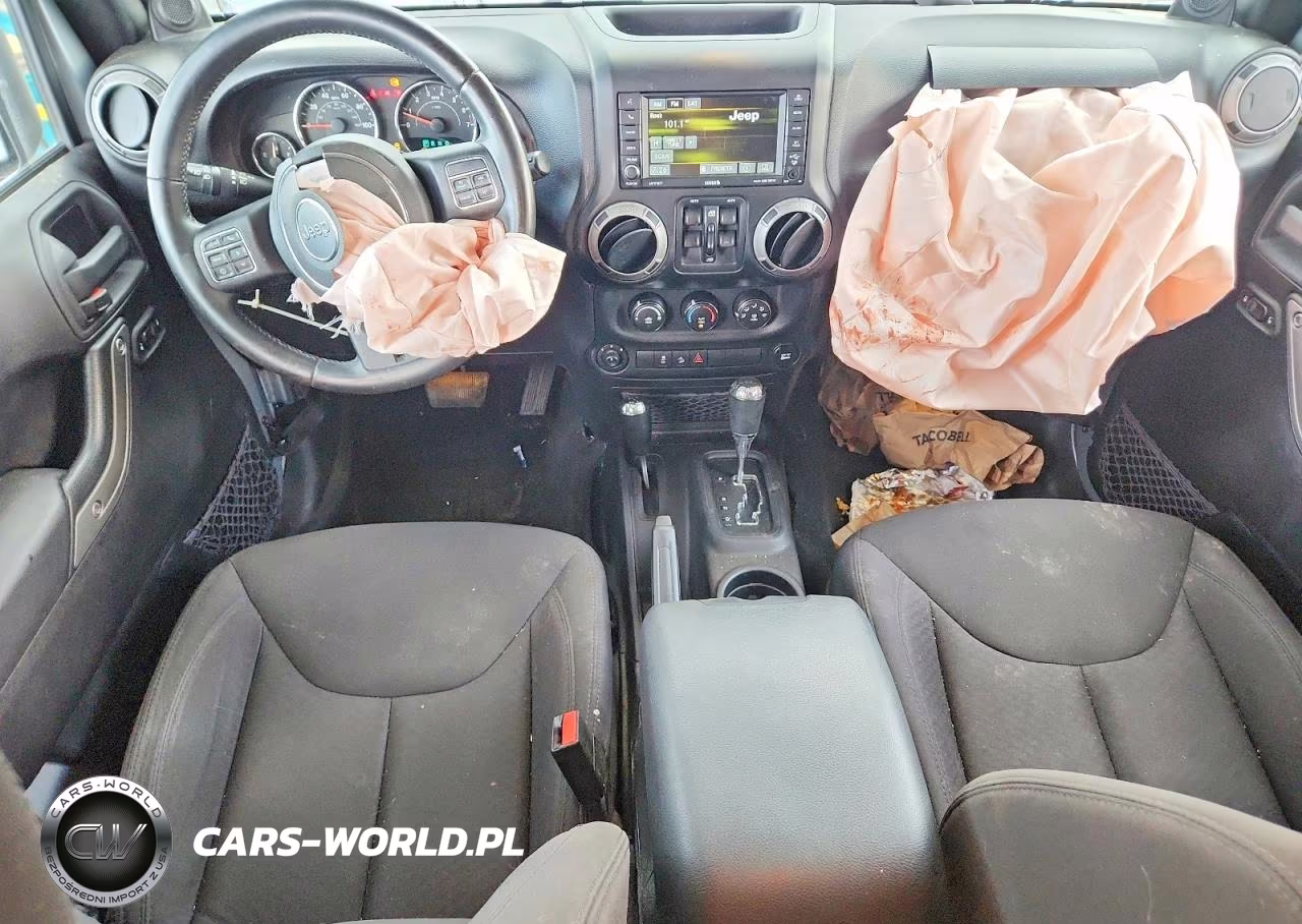 2014 Jeep Wrangler Unlimited Sport VIN:1C4BJWDG0EL250151 - 8