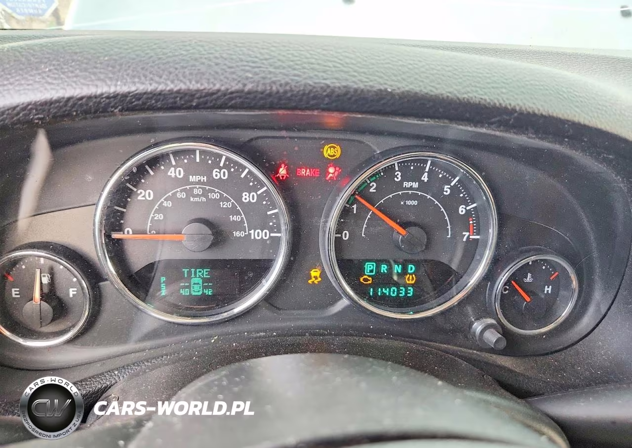 2014 Jeep Wrangler Unlimited Sport VIN:1C4BJWDG0EL250151 - 9