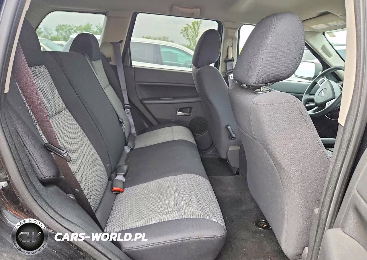 2010 Jeep Grand Cherokee Laredo VIN:1J4PR4GK0AC125156 - 11