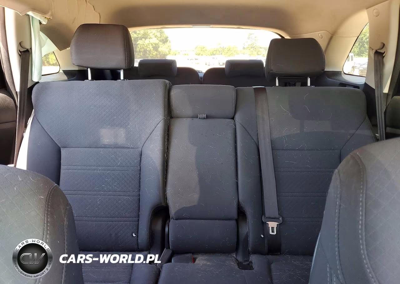 2019 Kia Sorento L VIN:5XYPG4A36KG538936 - 10