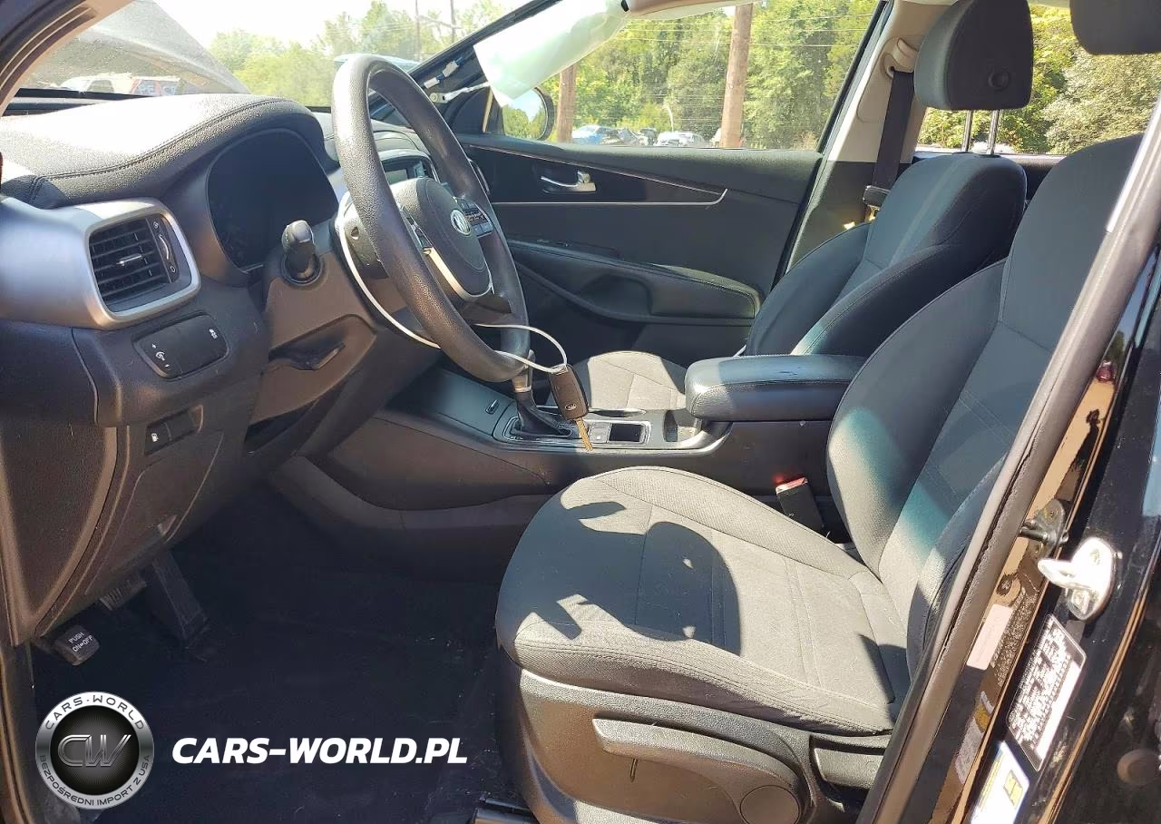 2019 Kia Sorento L VIN:5XYPG4A36KG538936 - 7