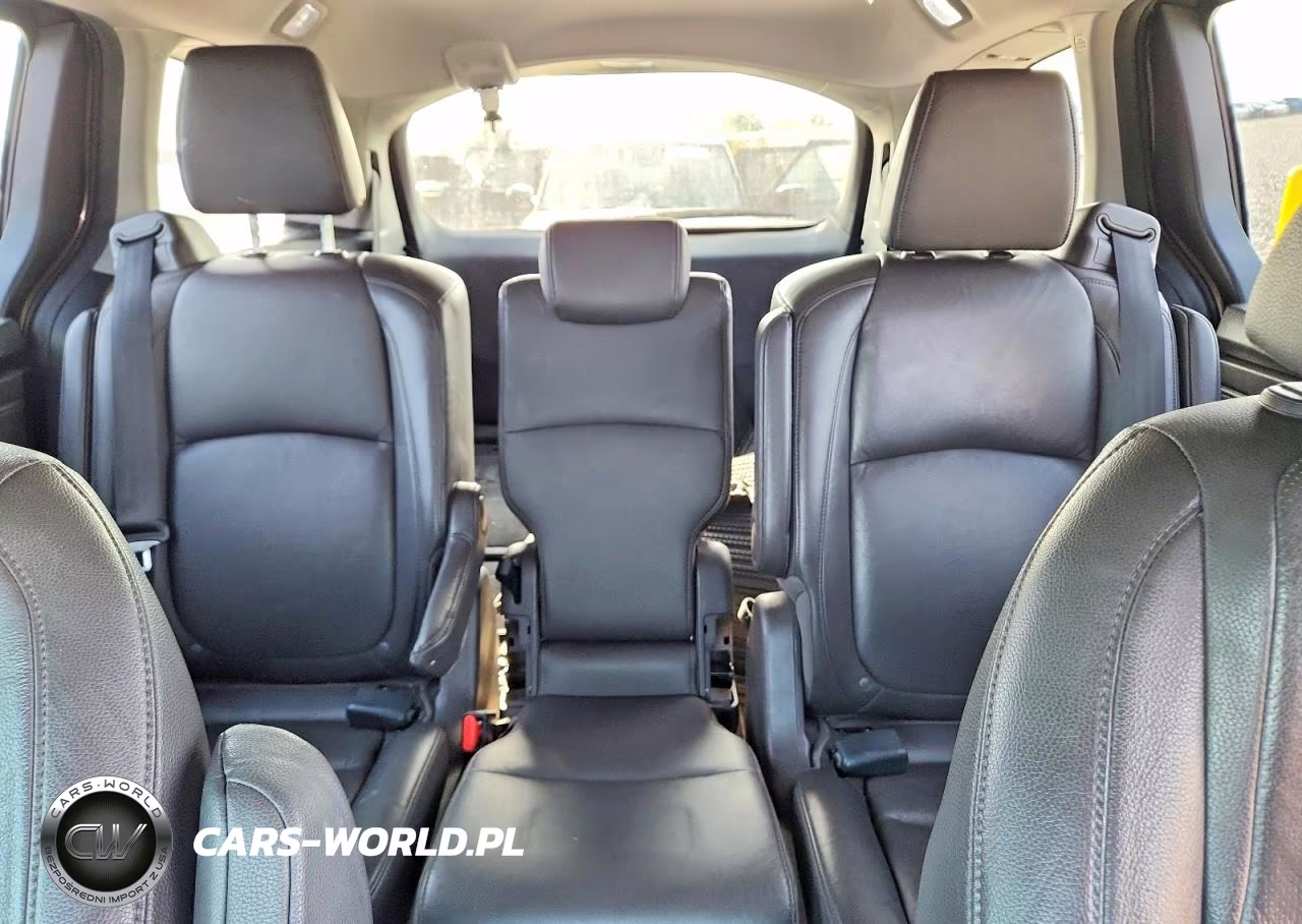 2018 Honda Odyssey Elite VIN:5FNRL6H90JB054504 - 10