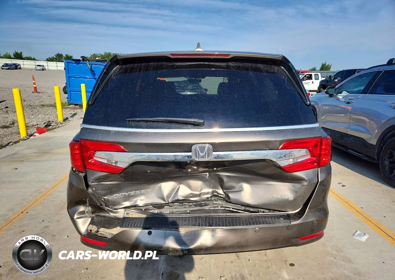 2018 Honda Odyssey Elite VIN:5FNRL6H90JB054504 - 6