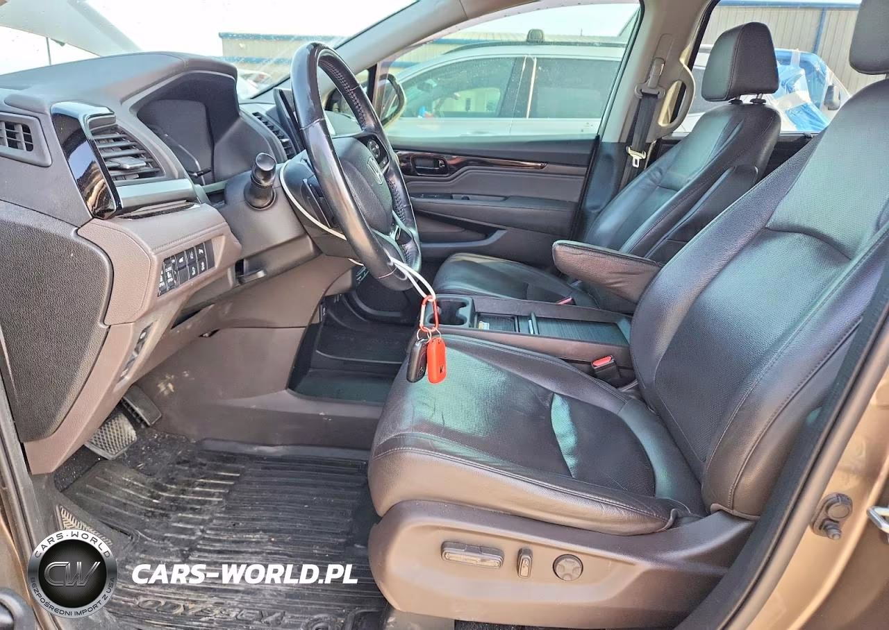 2018 Honda Odyssey Elite VIN:5FNRL6H90JB054504 - 7