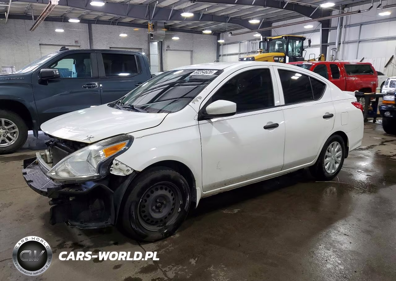 2018 Nissan Versa S Plus – zdjęcie 1 z 13