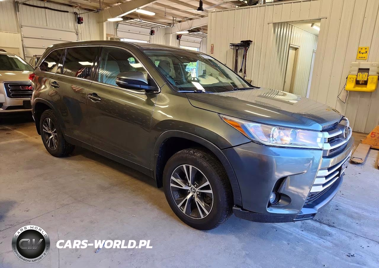 2019 Toyota Highlander Le VIN:5TDBZRFH6KS991849 - 4