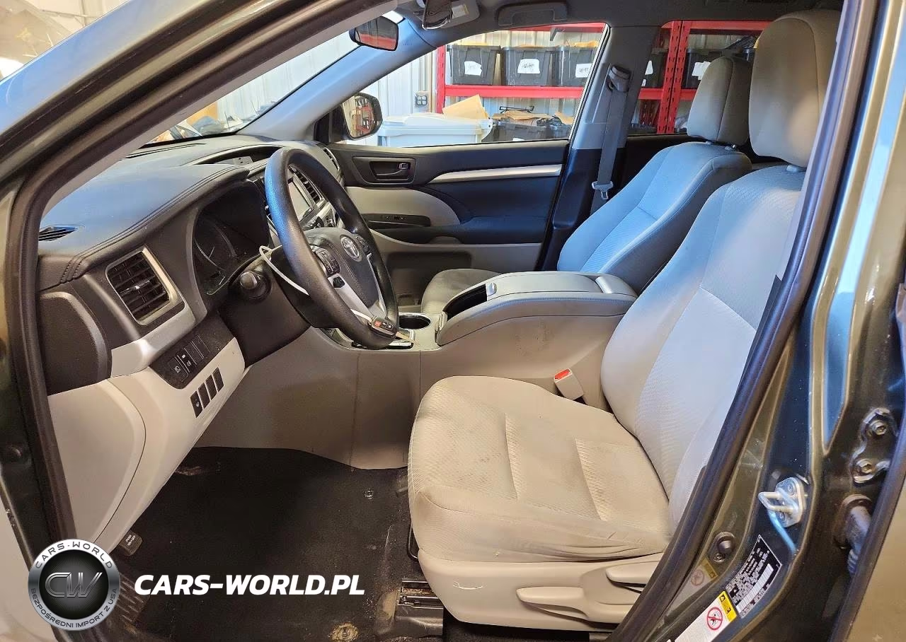 2019 Toyota Highlander Le VIN:5TDBZRFH6KS991849 - 7