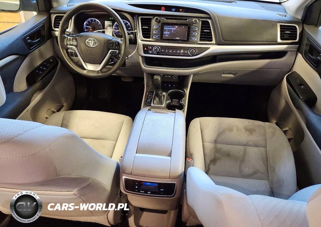 2019 Toyota Highlander Le VIN:5TDBZRFH6KS991849 - 8