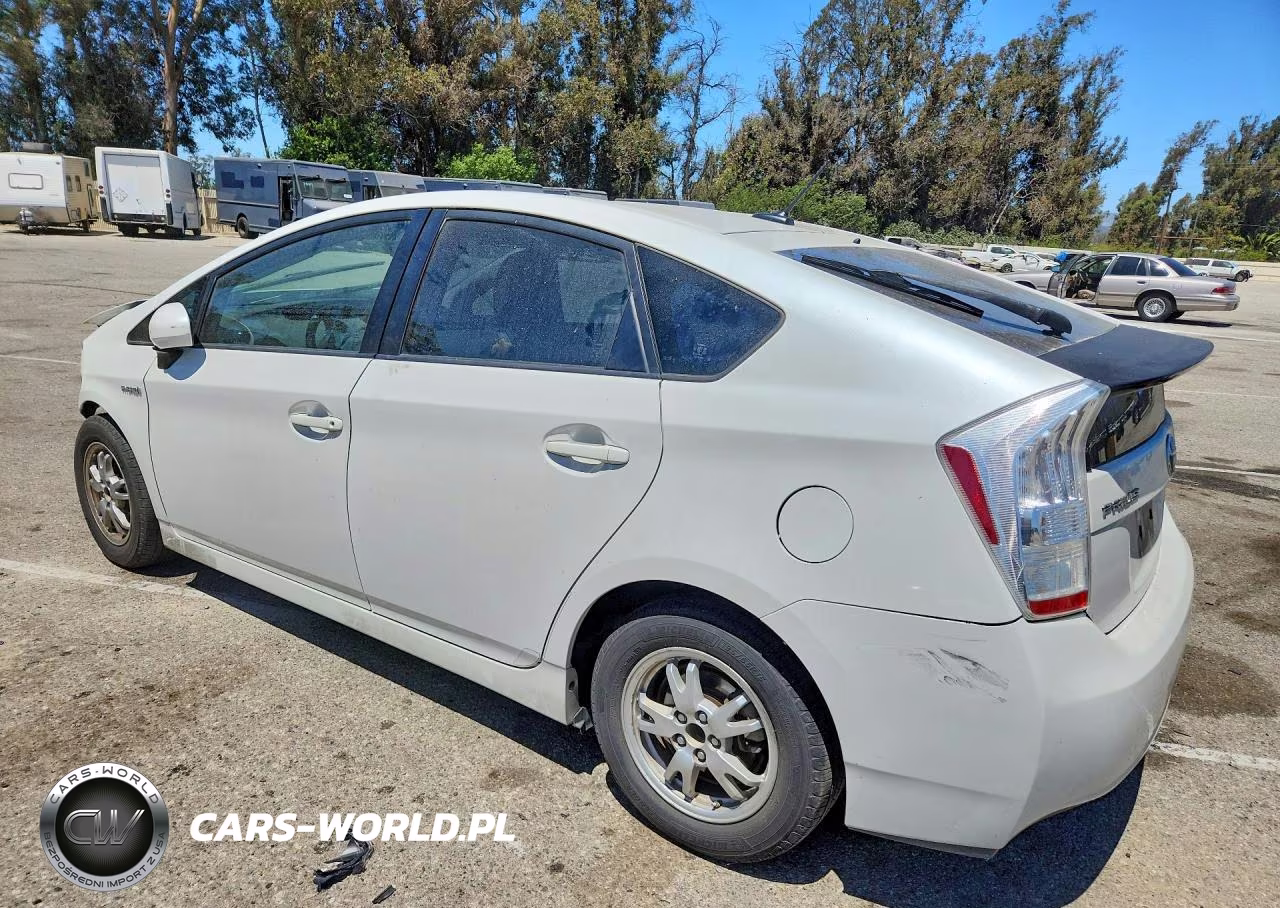 2011 Toyota Prius Three VIN:JTDKN3DU2B0252070 - 2
