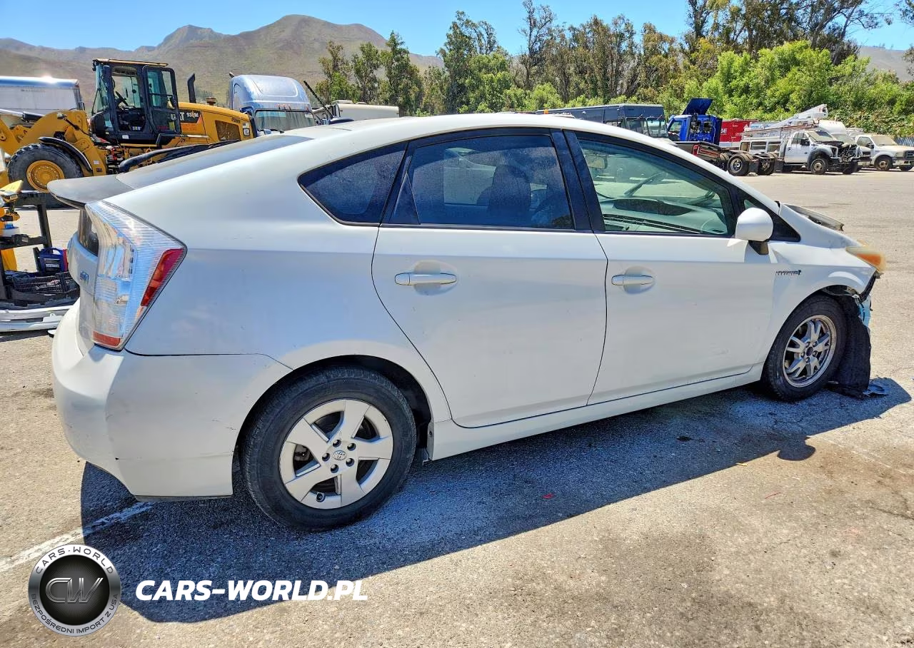 2011 Toyota Prius Three VIN:JTDKN3DU2B0252070 - 3
