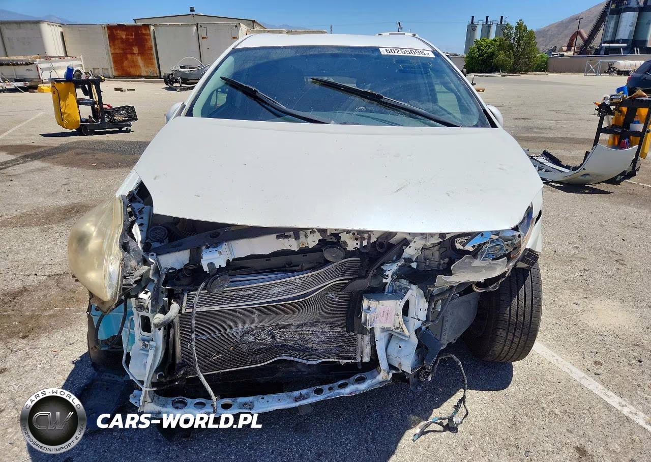 2011 Toyota Prius Three VIN:JTDKN3DU2B0252070 - 5