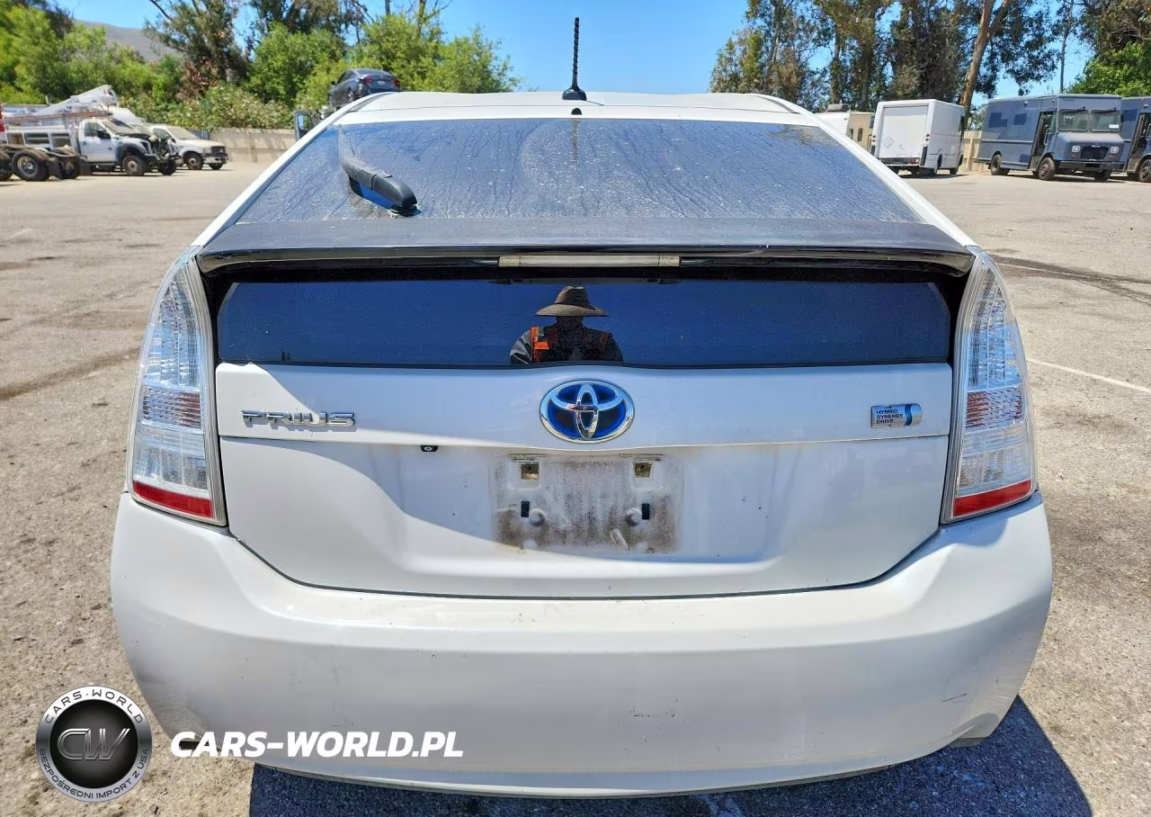 2011 Toyota Prius Three VIN:JTDKN3DU2B0252070 - 6