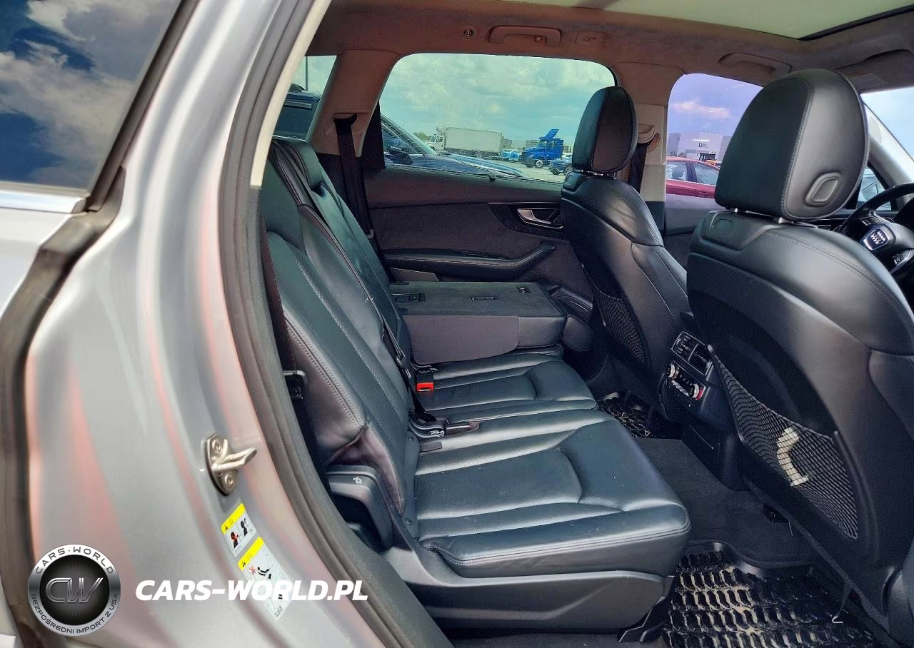 2017 Audi Q7 Prestige VIN:WA1VAAF74HD056146 - 11