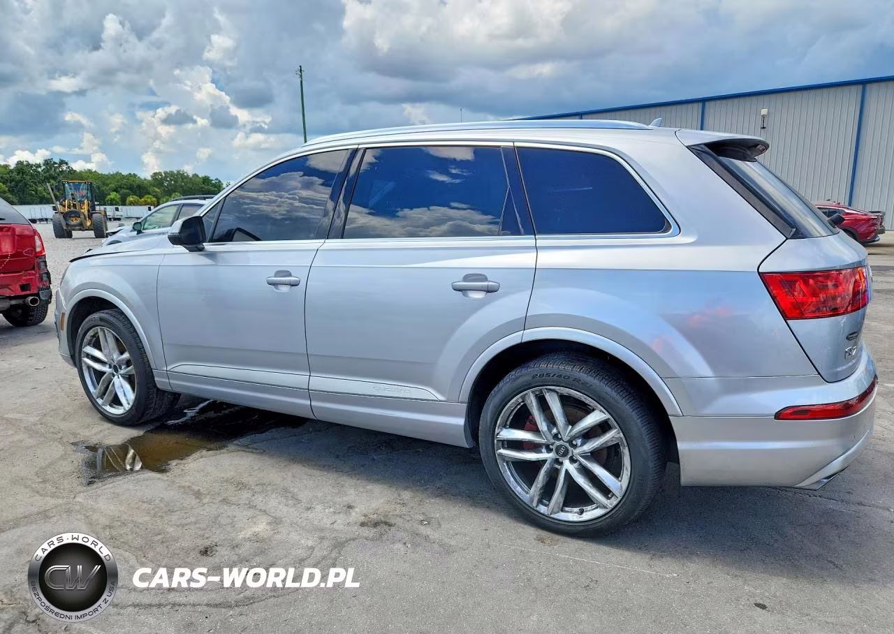 2017 Audi Q7 Prestige VIN:WA1VAAF74HD056146 - 2