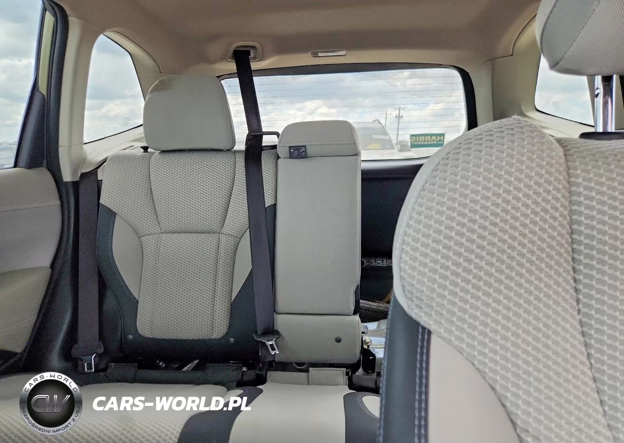 2019 Subaru Forester Premium VIN:JF2SKAGC8KH521305 - 10