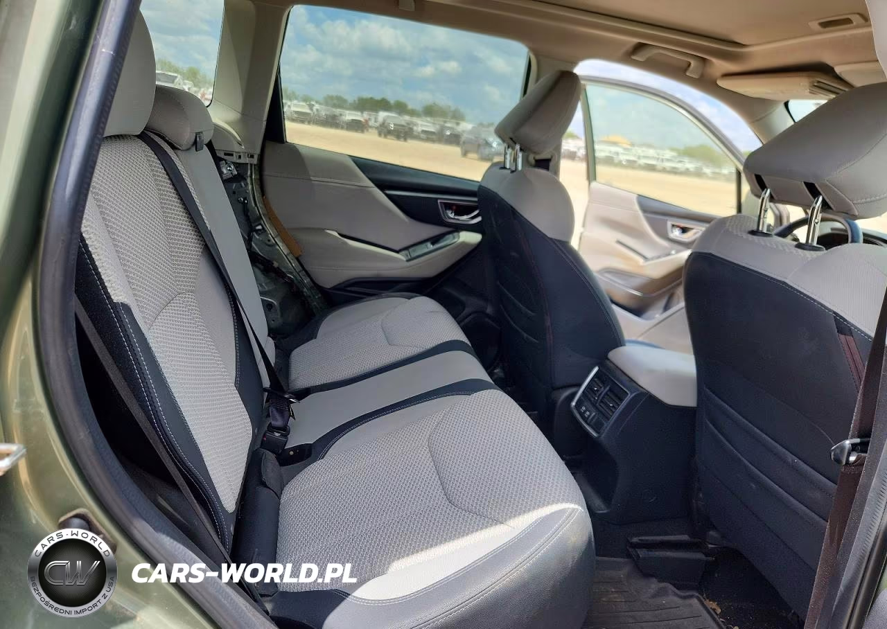 2019 Subaru Forester Premium VIN:JF2SKAGC8KH521305 - 11