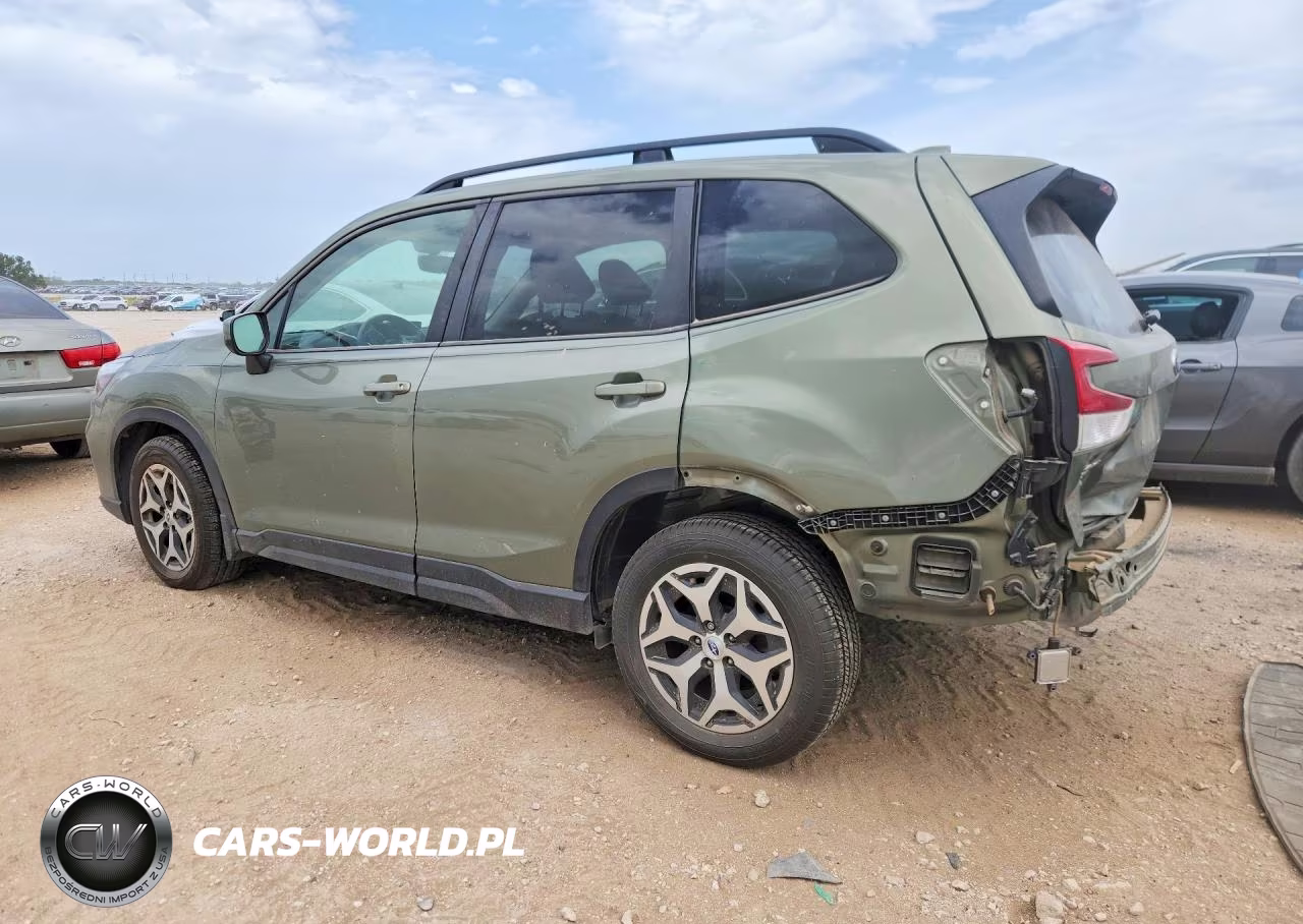 2019 Subaru Forester Premium VIN:JF2SKAGC8KH521305 - 2