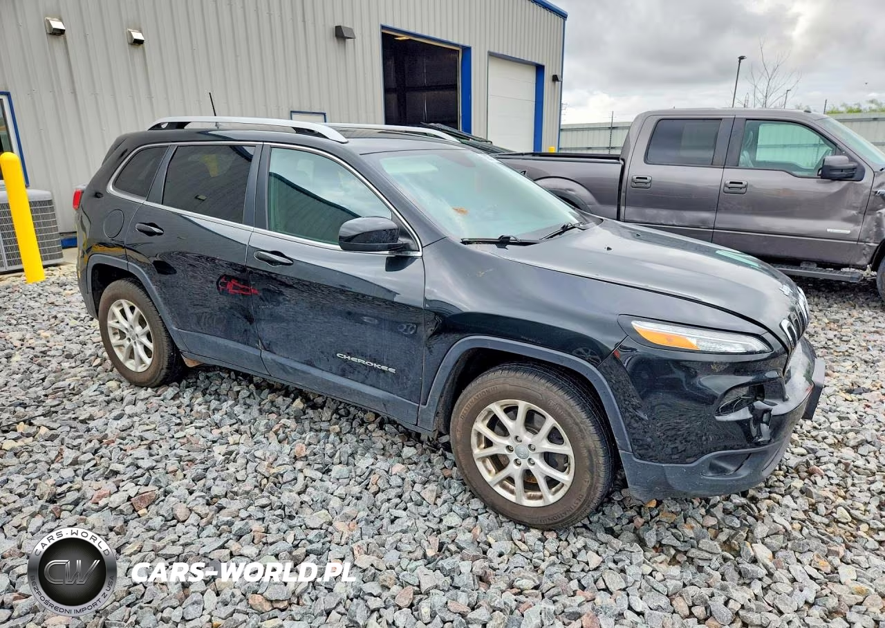 2016 Jeep Cherokee Latitude VIN:1C4PJMCS1GW277893 - 4