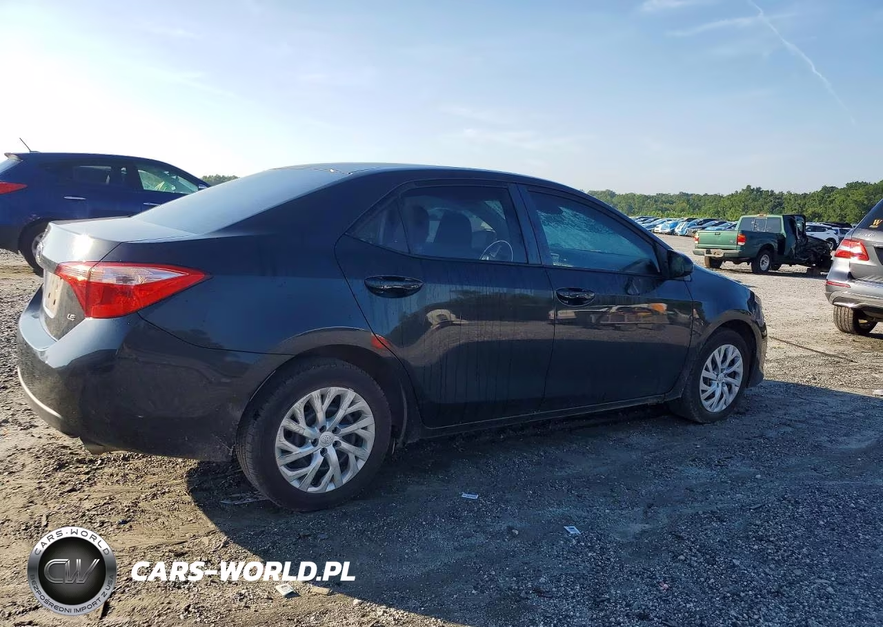 2019 Toyota Corolla Le VIN:5YFBURHE8KP920436 - 3