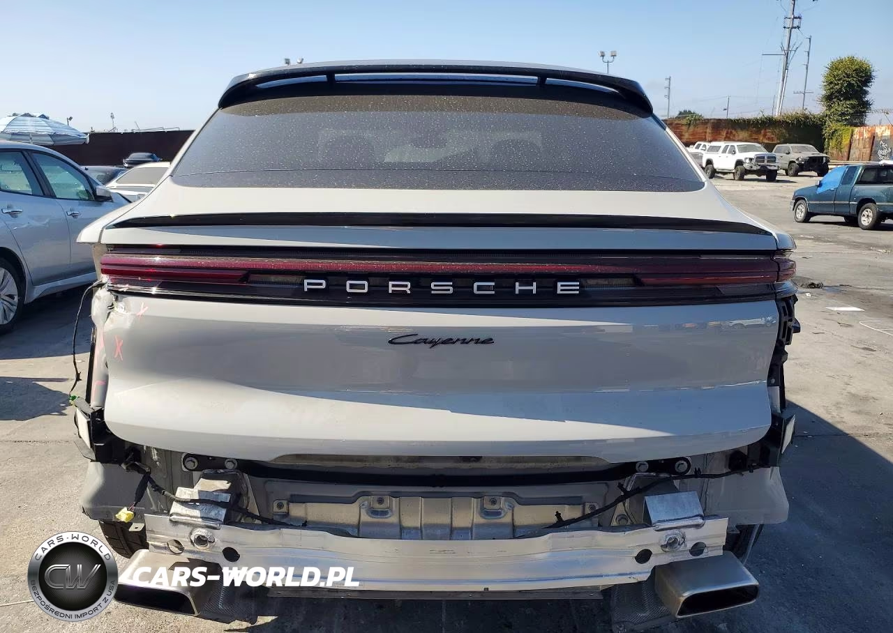 2024 Porsche Cayenne Coupe VIN:WP1BA2AY7RDA52218 - 6