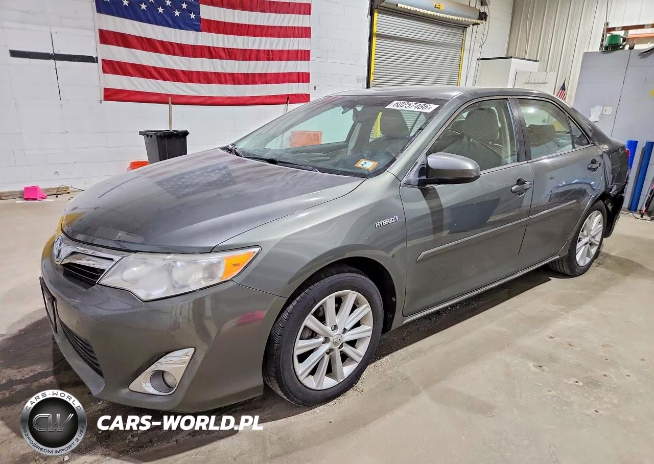2013 Toyota Camry Hybrid Xle