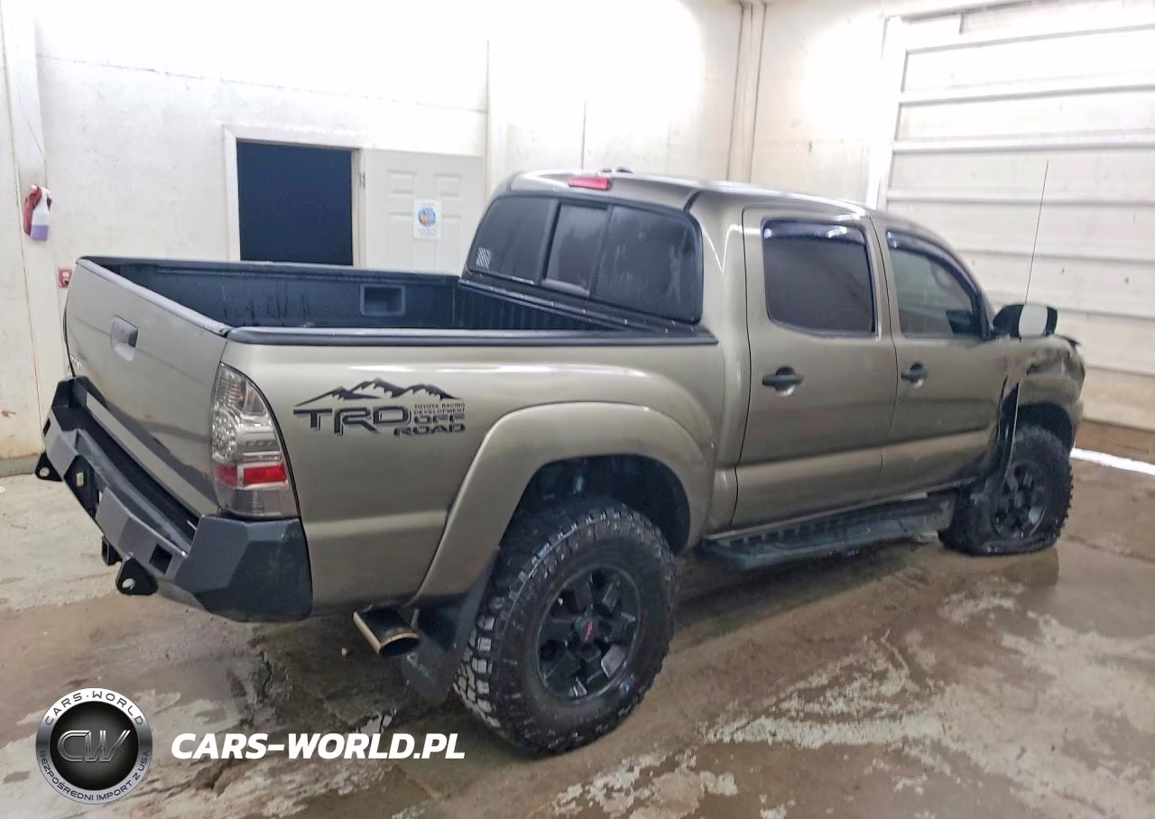 2011 Toyota Tacoma Double Cab VIN:3TMLU4EN2BM073027 - 3