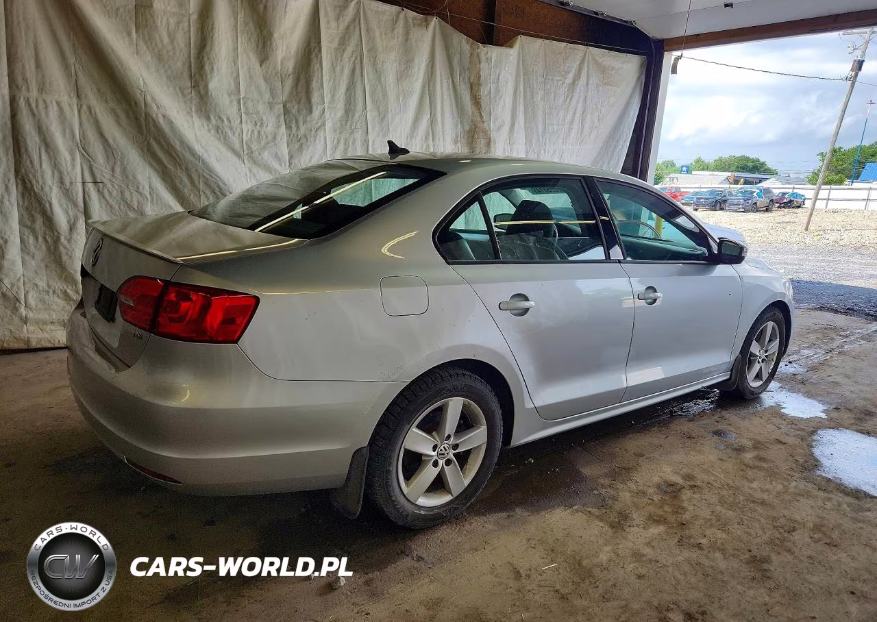 2012 Volkswagen Jetta Tdi VIN:3VWLL7AJ4CM323146 - 3