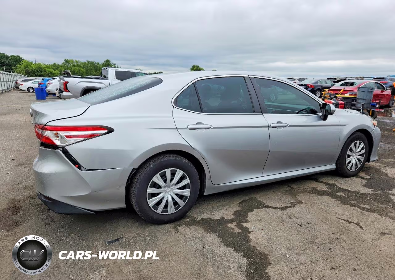 2018 Toyota Camry L VIN:4T1B11HK5JU546283 - 3