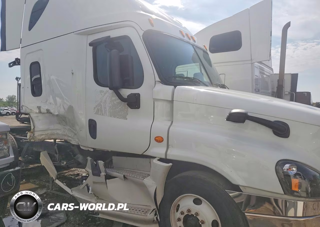 2016 Freightliner Cascadia 125 VIN:3AKJGLBGXGSHG3174 - 4