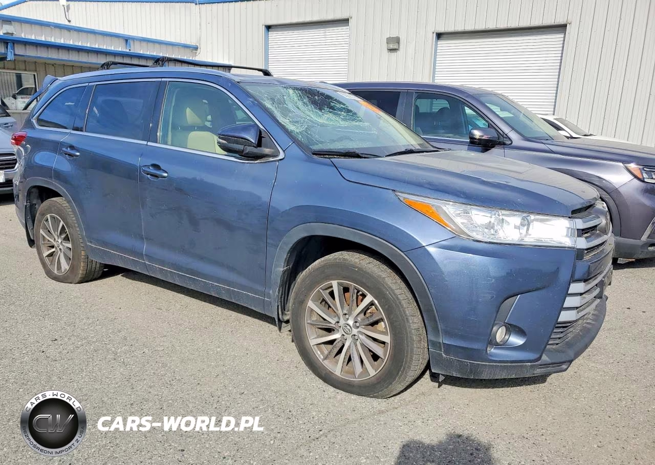 2018 Toyota Highlander Xle VIN:5TDJZRFH4JS486032 - 4