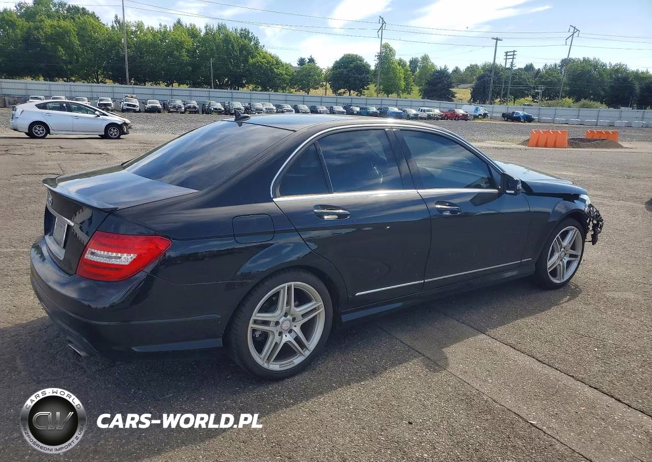 2013 Mercedes-Benz C 350 VIN:WDDGF5HB5DA873815 - 3