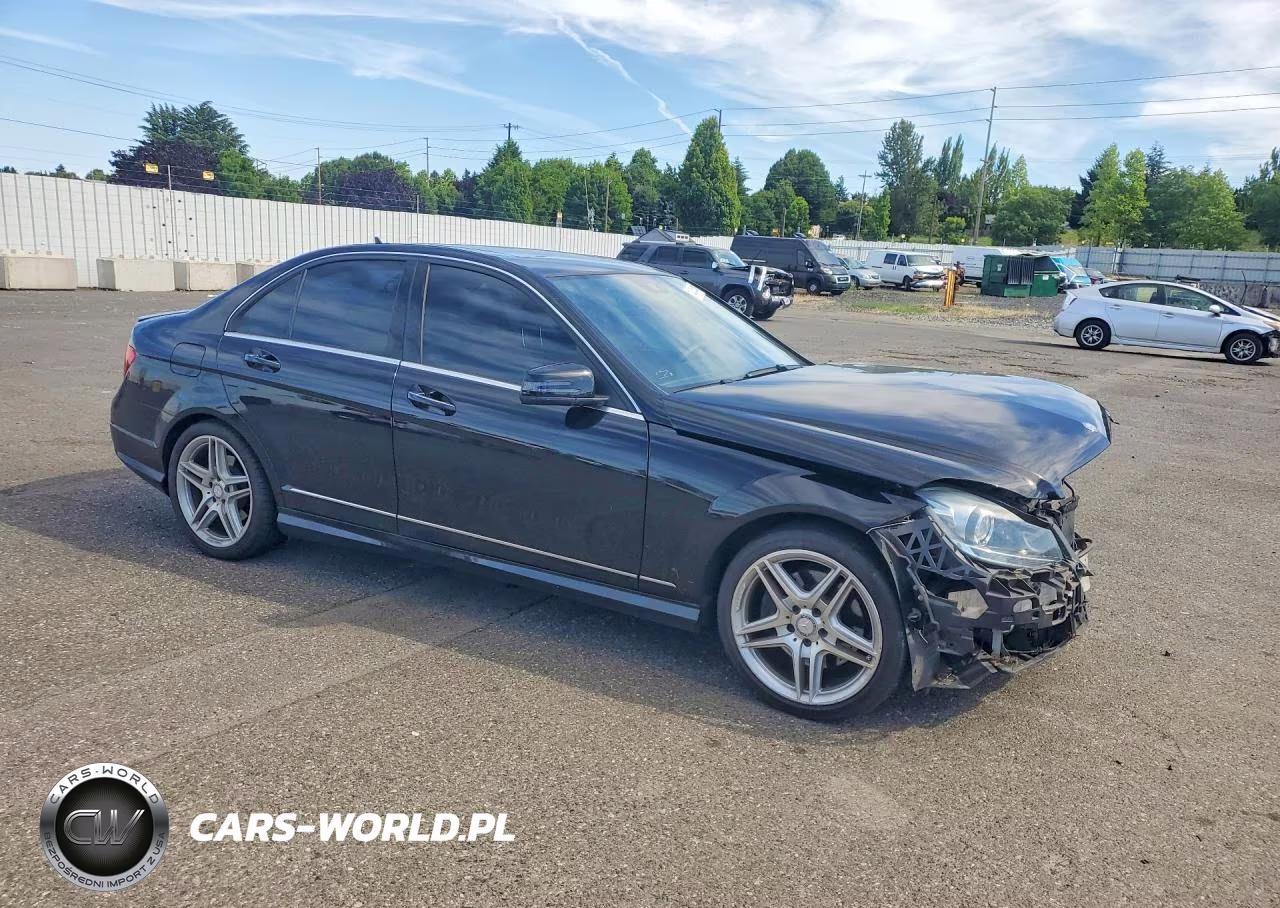 2013 Mercedes-Benz C 350 VIN:WDDGF5HB5DA873815 - 4
