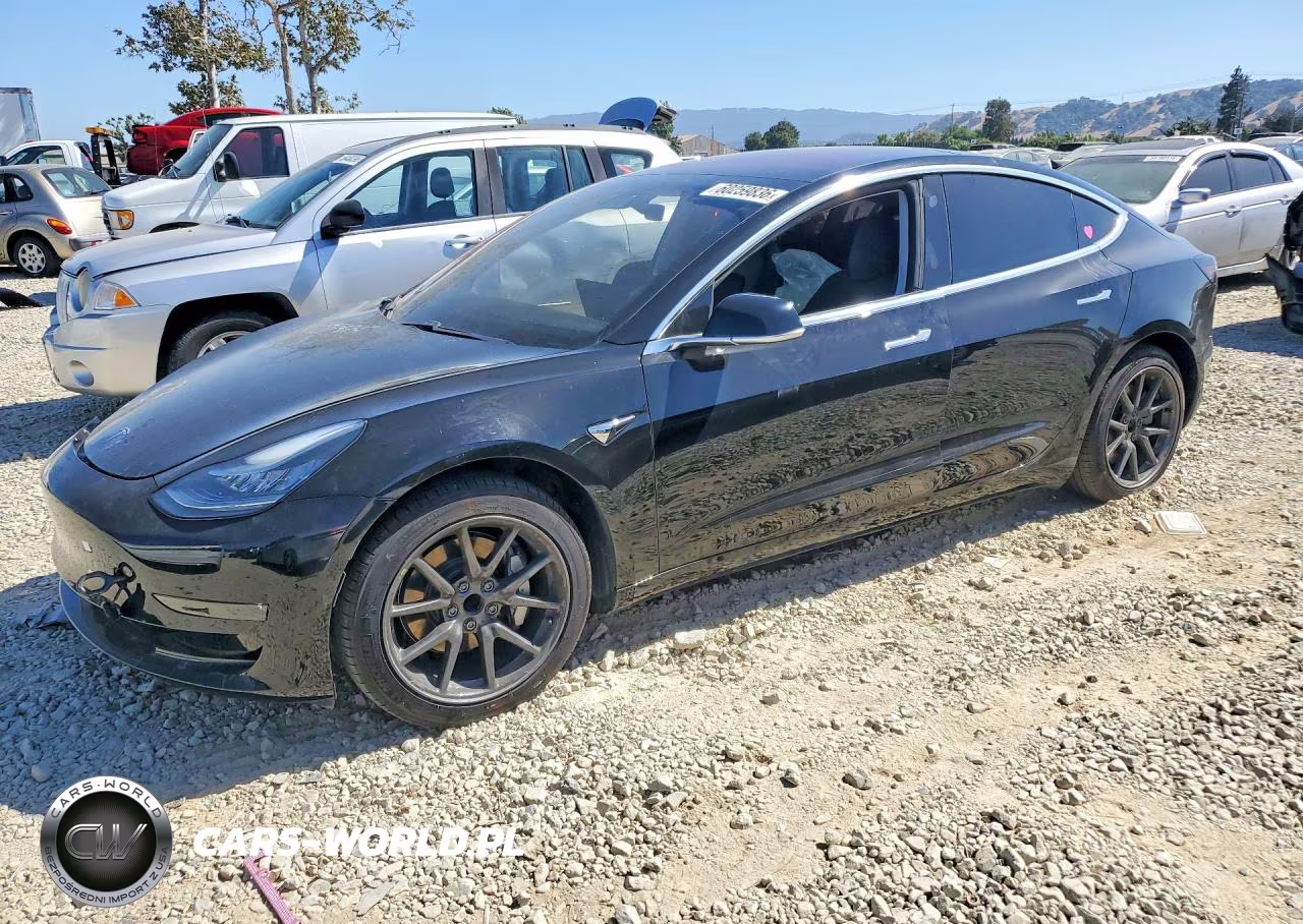 2018 Tesla Model 3 – zdjęcie 1 z 13