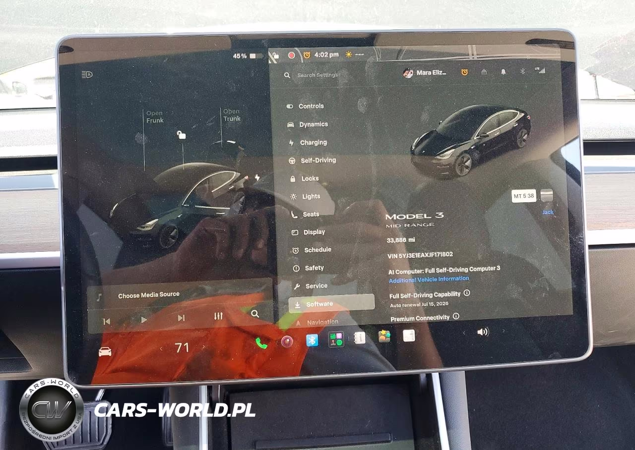 2018 Tesla Model 3 VIN:5YJ3E1EAXJF171802 - 9