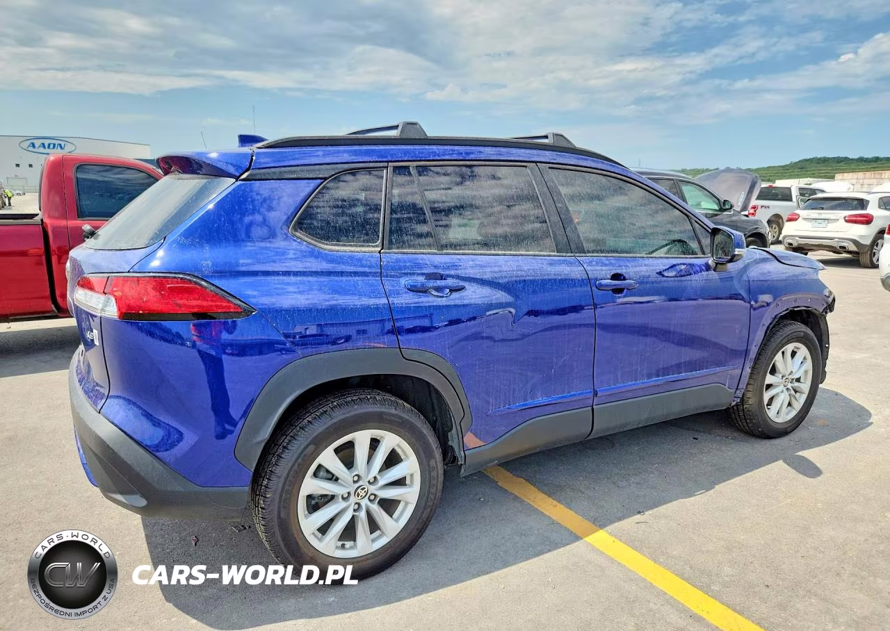 2022 Toyota Corolla Cross Le VIN:7MUCAAAG3NV014030 - 3