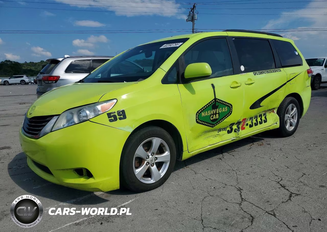 2012 Toyota Sienna Le – zdjęcie 1 z 12