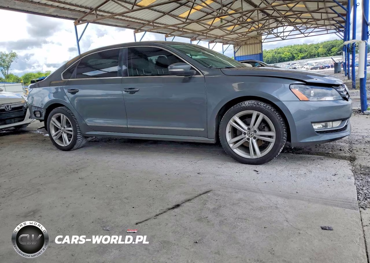 2014 Volkswagen Passat Sel VIN:1VWCS7A36EC017140 - 4