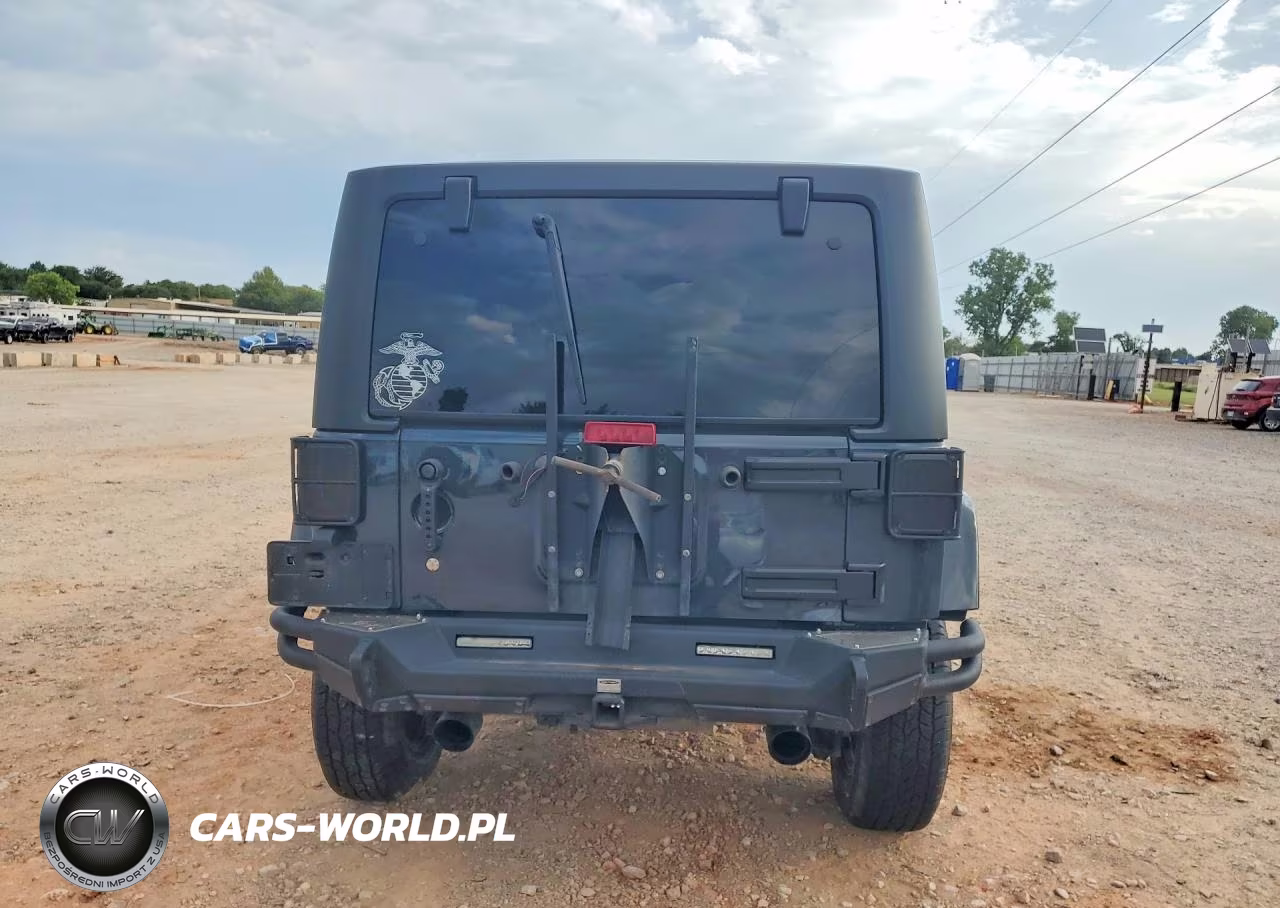 2017 Jeep Wrangler Unlimited Sport VIN:1C4BJWDG9HL589124 - 6