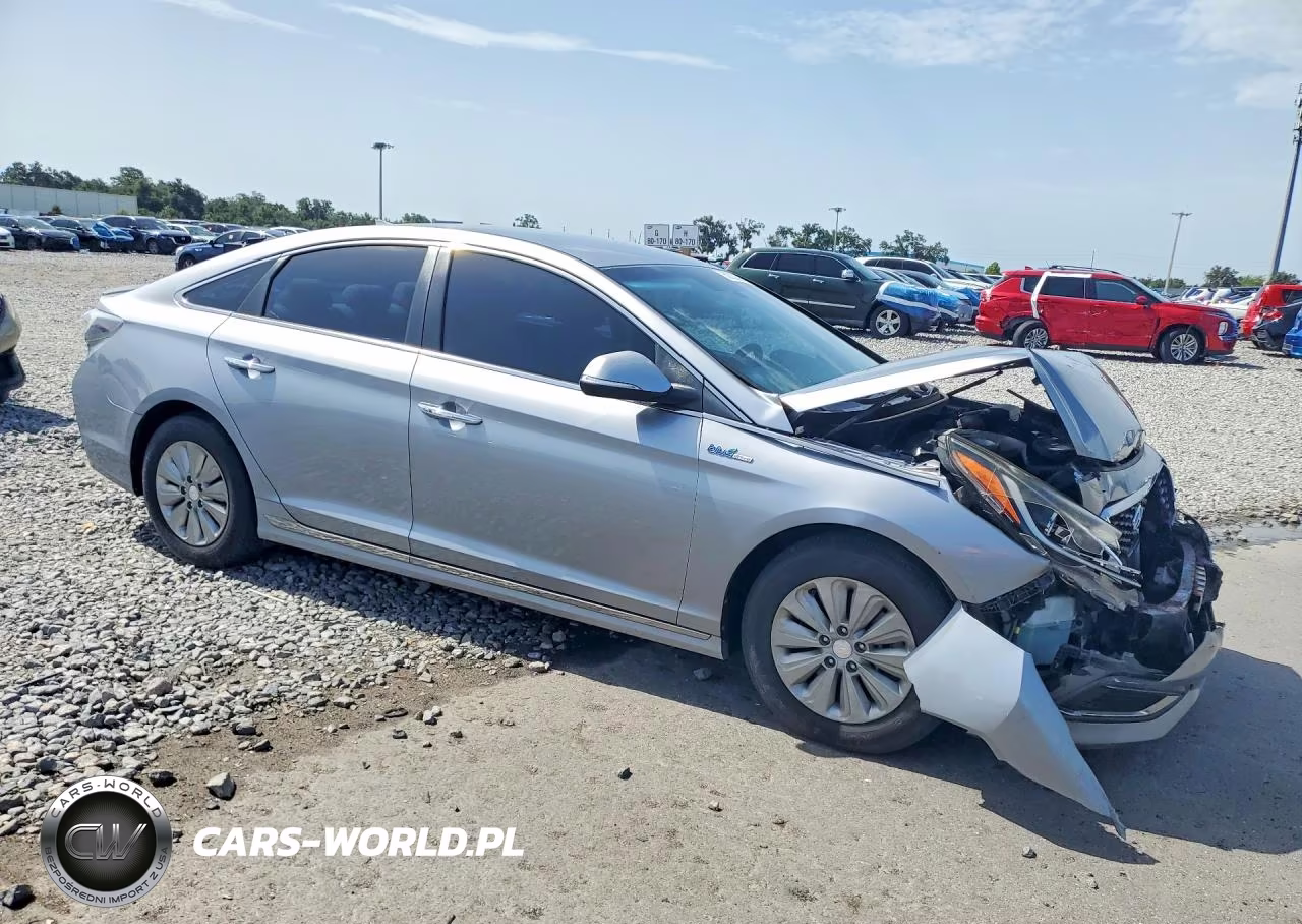 2016 Hyundai Sonata Hybrid Se VIN:KMHE24L11GA038543 - 4