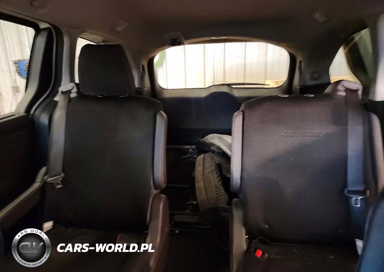 2018 Honda Odyssey Elite VIN:5FNRL6H99JB062570 - 10