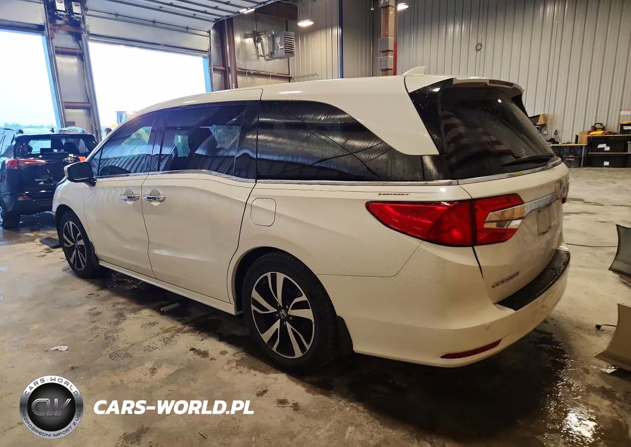 2018 Honda Odyssey Elite VIN:5FNRL6H99JB062570 - 2