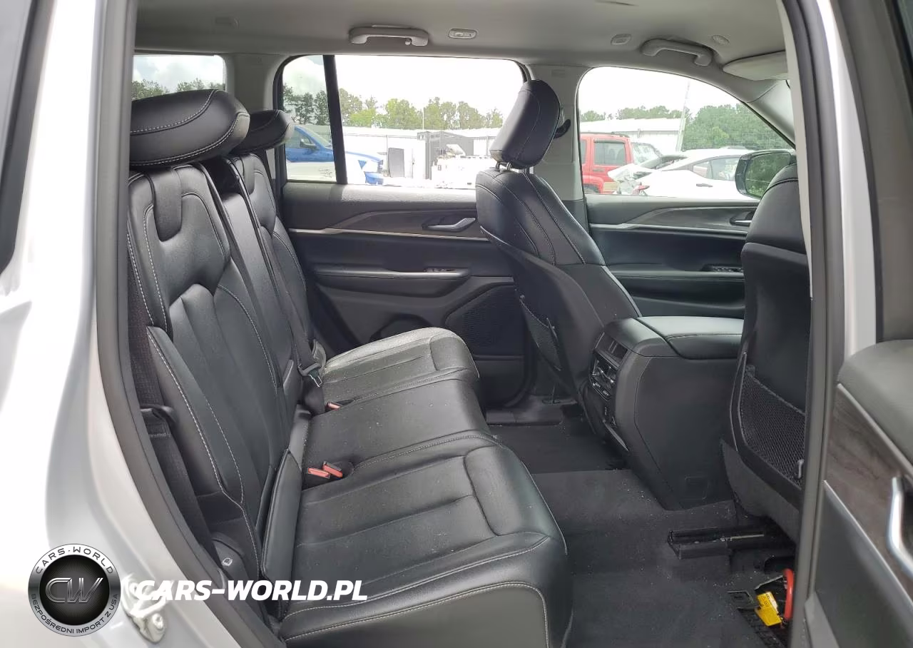 2023 Jeep Grand Cherokee Limited VIN:1C4RJHBG4PC666672 - 11