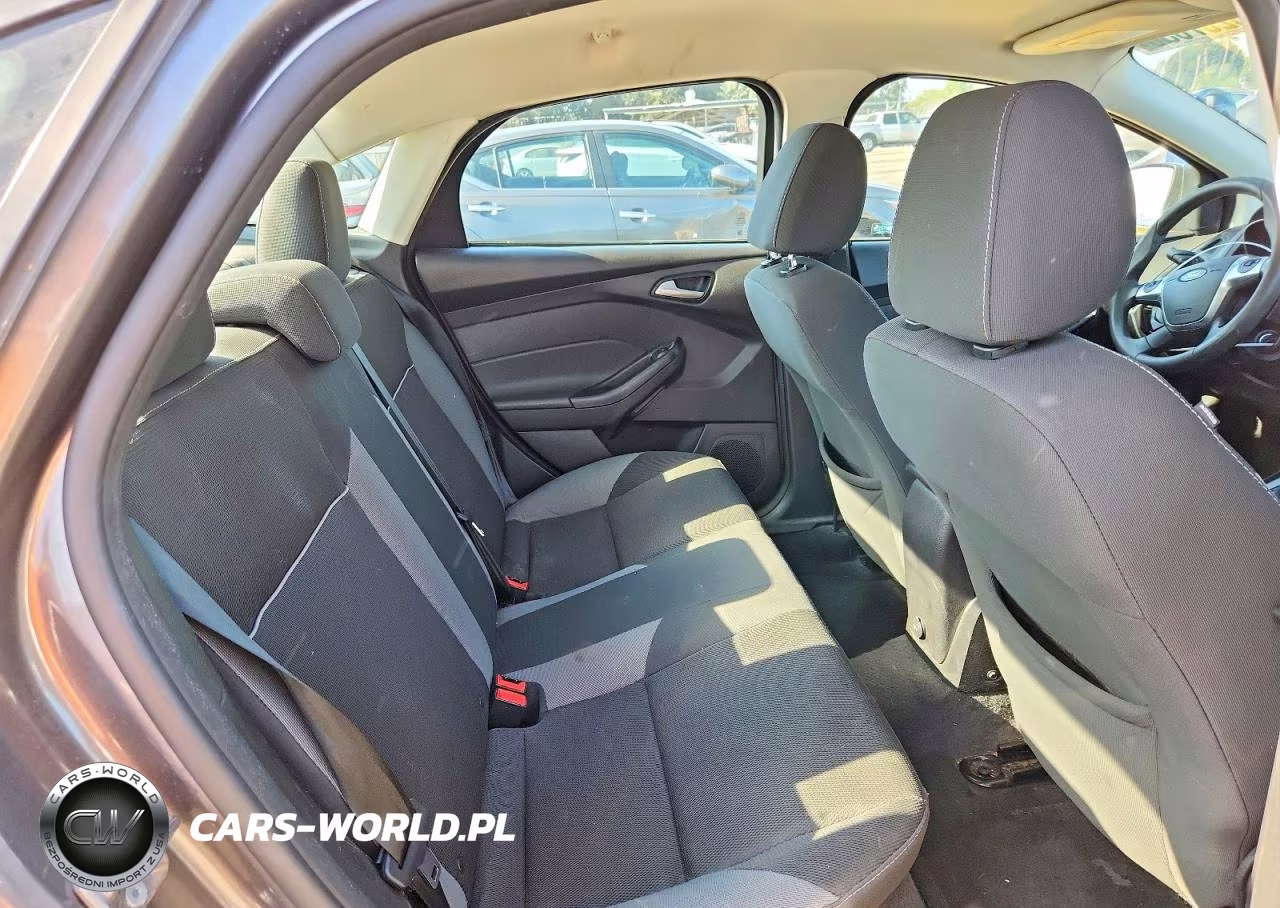 2014 Ford Focus Se VIN:1FADP3F26EL281725 - 10