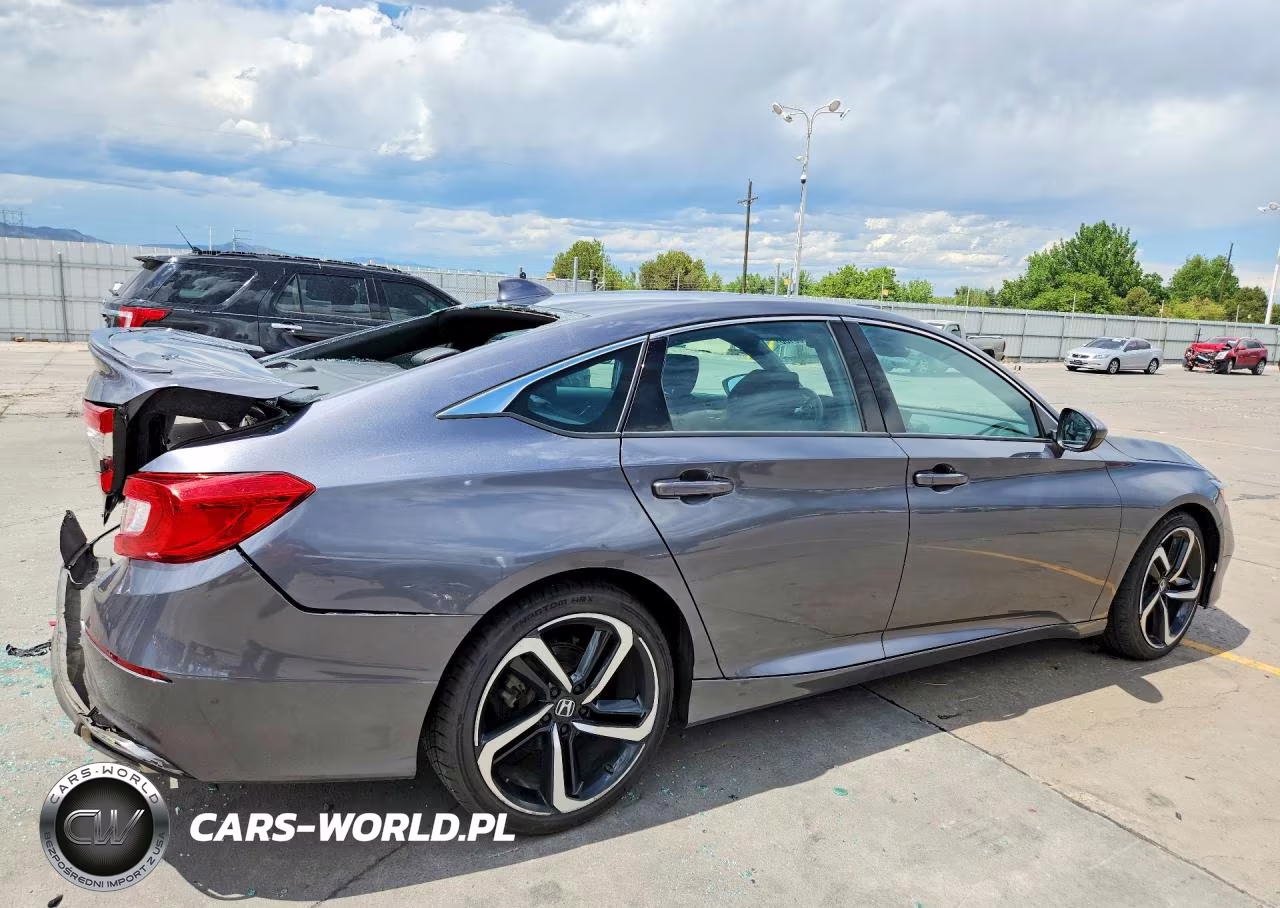 2018 Honda Accord Sport VIN:1HGCV1F35JA097960 - 3